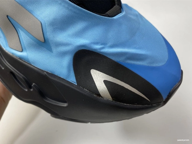 ADIDAS Yeezy Boost GZ3079 MNVN 700 'Bright Cyan' 0831